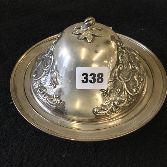 Circular silver bowl, with an embossed domed cover